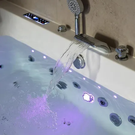 Maison Muguet 3 Spa-parking-colmar Wickerschwihr