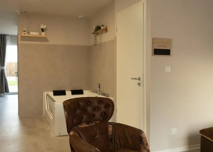 Maison Muguet 3 Spa-parking-colmar